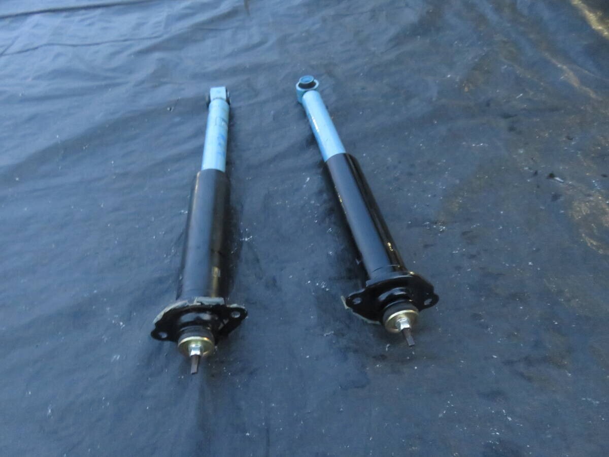 LA5534* Nissan Serena C24 неоригинальный /KYB амортизатор / задняя подвеска левый и правый в комплекте / NewSRSPECIAL * прилипание нет выпадение * утечка нет 