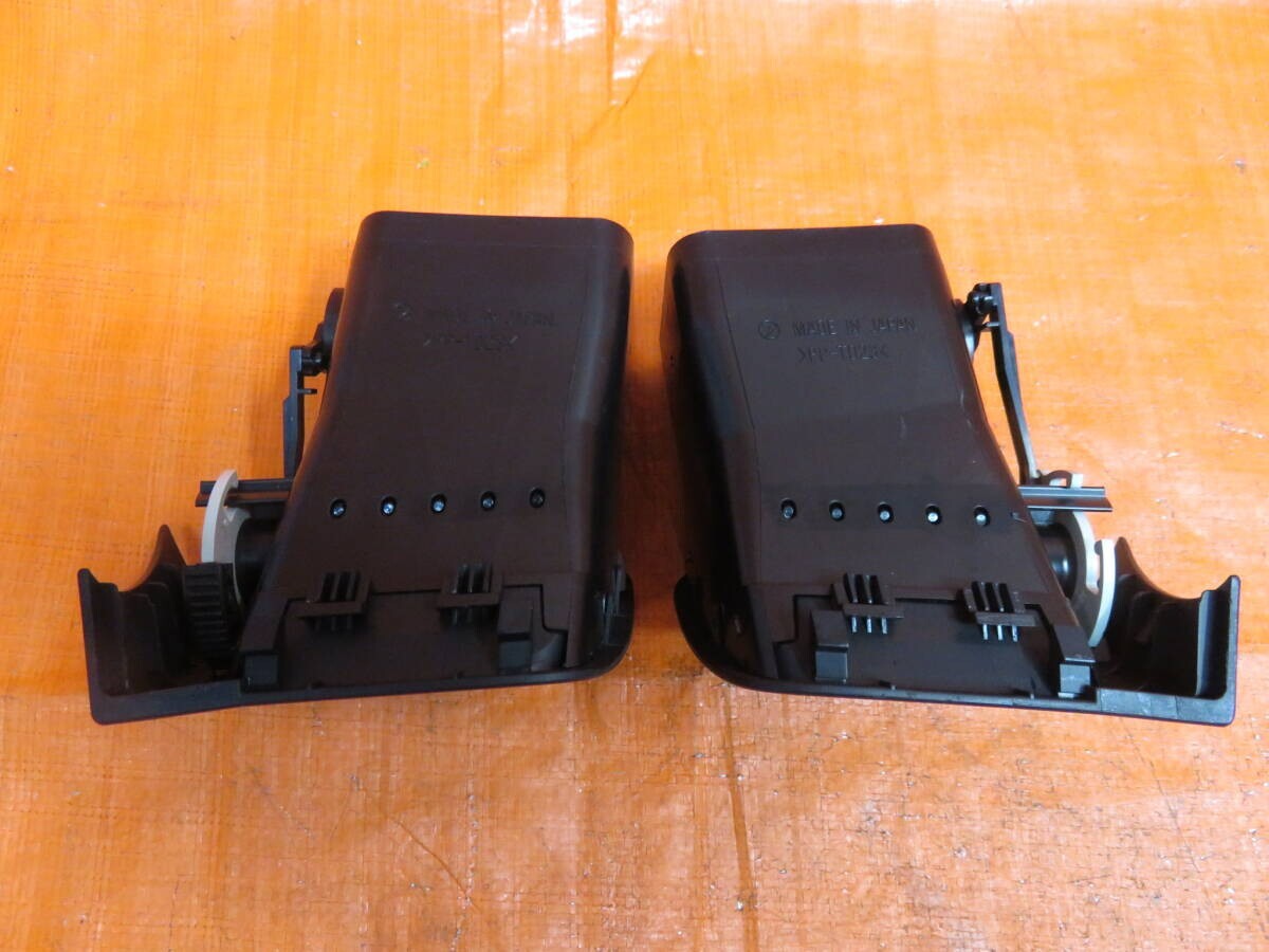 LA3707* スバル BPH 後期 レガシィ/アウトバック フロント 左右/エアコン吹出口/運転席 助手席/純正 BP9 BP5 BPE_画像3