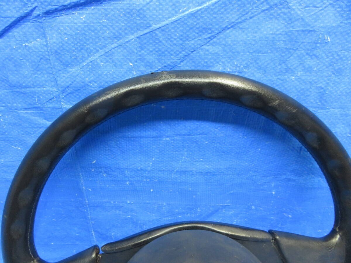 LA6608* スバル BC5 レガシィ/RSターボ レザーハンドル MOMO 革巻きステアリング/純正 BF5 BFA BF3　※小傷_画像4