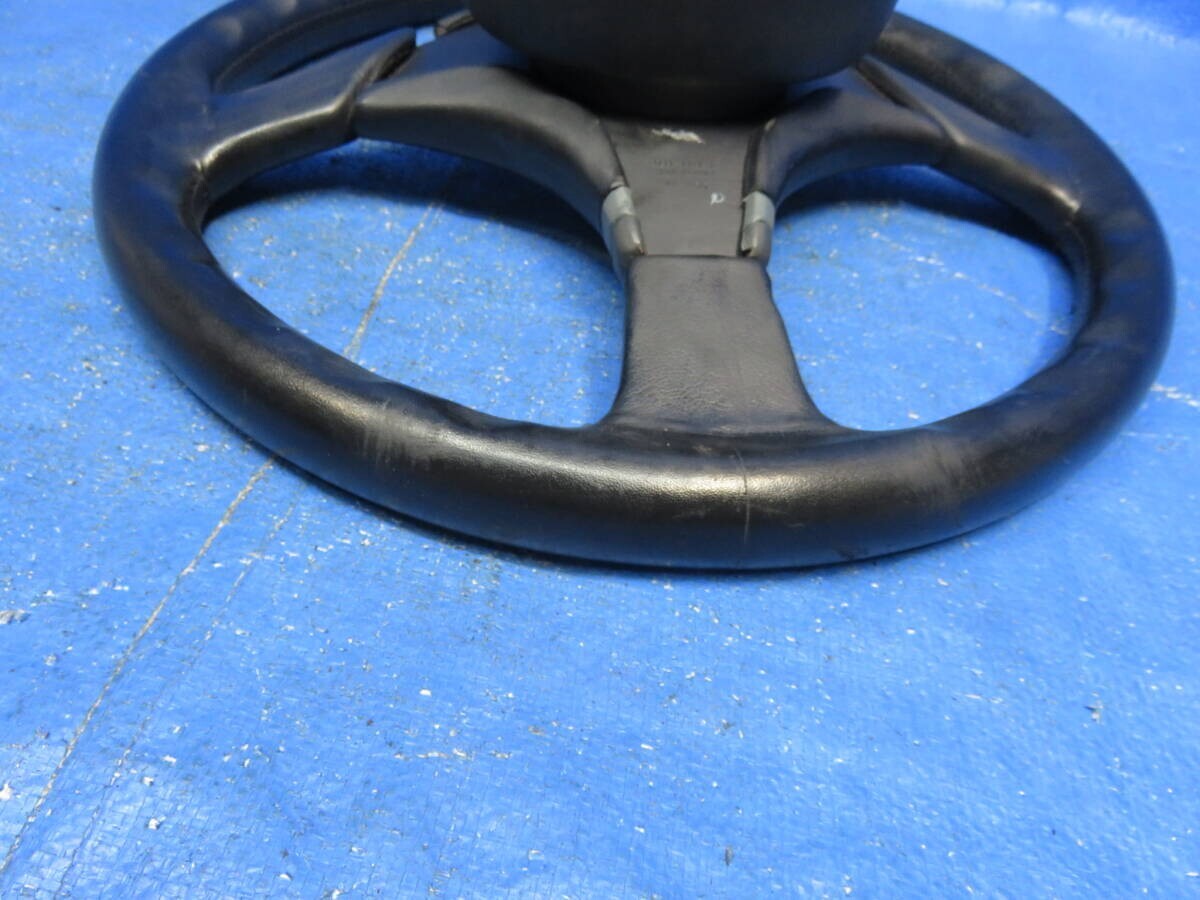 LA6608* スバル BC5 レガシィ/RSターボ レザーハンドル MOMO 革巻きステアリング/純正 BF5 BFA BF3　※小傷_画像5