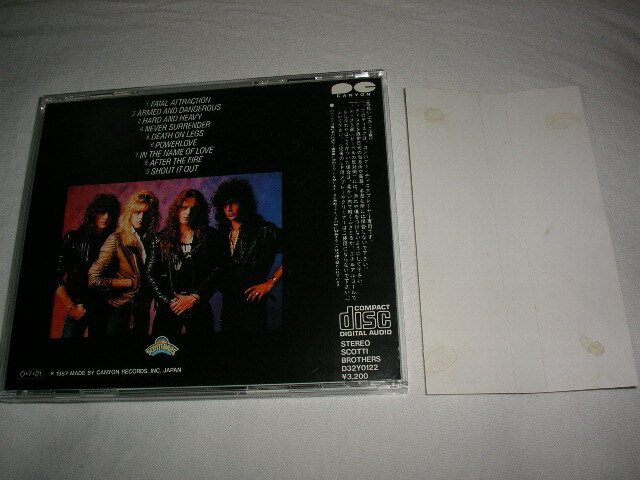 【D32Y0122】 ライオン/ デンジャラス・アトラクション LION / DANGEROUS ATTRACTION 税表記なし 3200円帯_画像2
