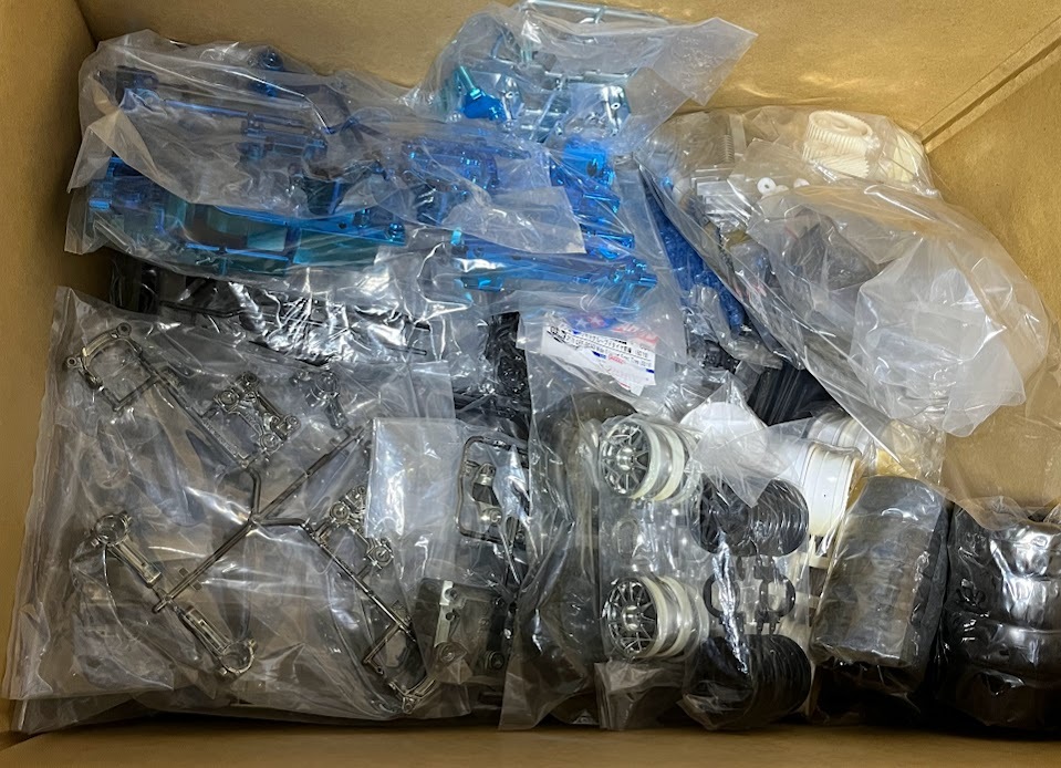 ★ラジコンパーツ・ミニ四駆★ まとめて タミヤ シャーシ ホイル サスアーム他 / ミニ四駆 パーツ 他 未開封多数_画像1