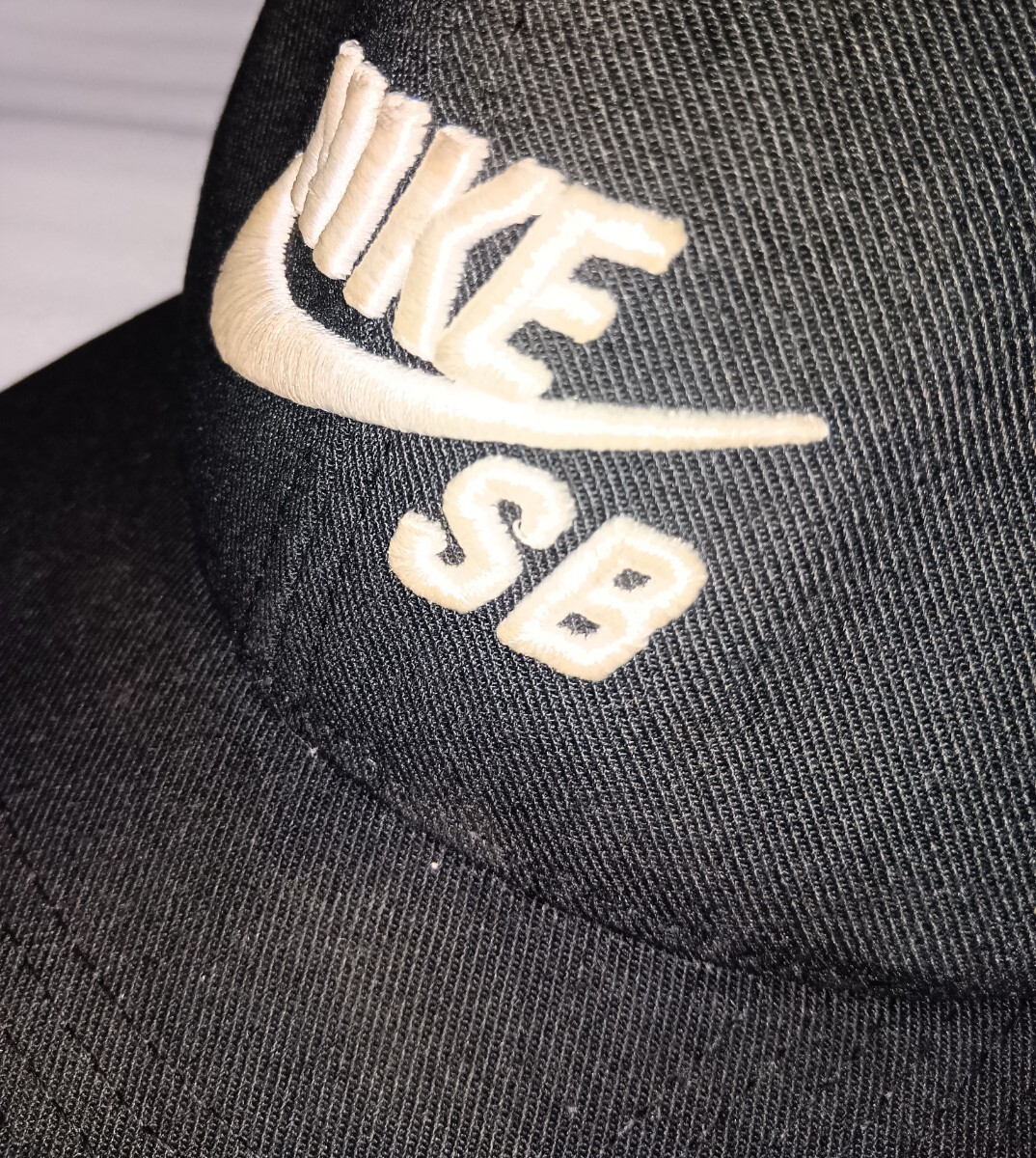 ☆NIKE SB PROキャップ帽子ぼうし調節可S1ZE56cmブラック黒色スポーツ白SWOOSH刺繍ファッション アウトドア ウェア ナイキBETTER WORLD.COM_画像2