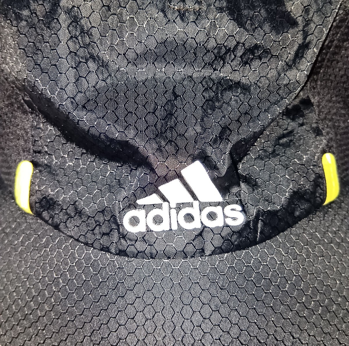 ☆adidas.com フリーサイズOSFZ 54-57cmキャップ帽子ぼうしスポーツ軽量アウトドア網目柄ブラック黒色リフレクターGLAYメッシュ アディダス_画像3