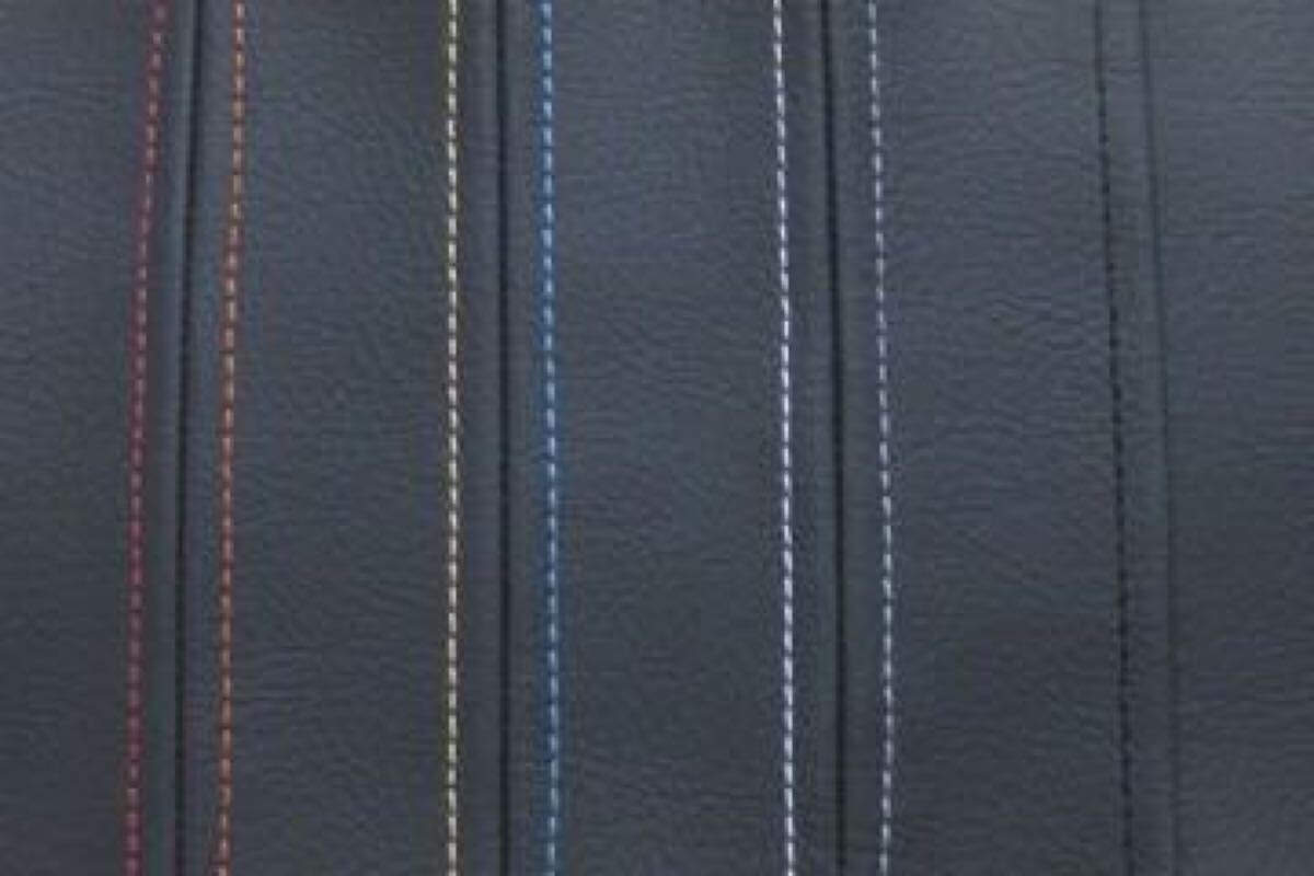 ★ハイエース200系　A ピラー Ｗステッチレザー張り生地★_画像4