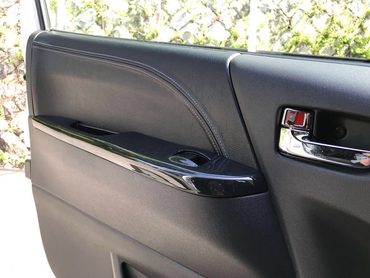 ★ハイエース200系 フロント ドアパネル ユーロステッチレザー張り生地★_画像1