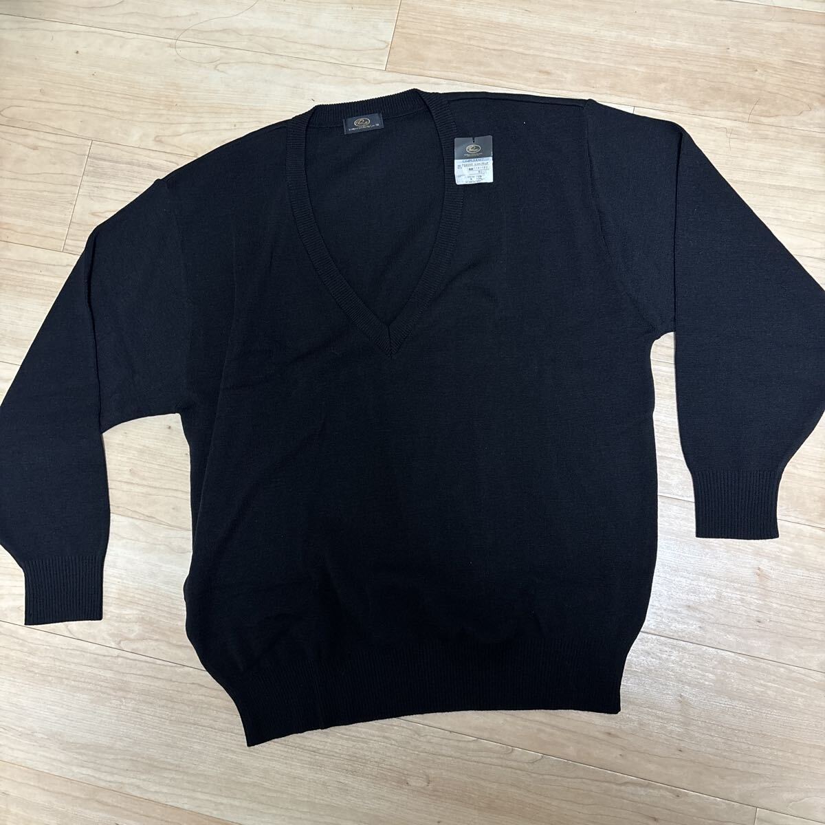 【お互い評価ナシ 展示見本】コスプレ特大サイズ スクールセーター5L 黒 Vネック _画像1