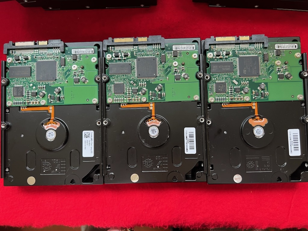 正常動作確認済　Seagate 320GB 3.5inch SATA2/300 ハードディスク　ST3320820AS　3台セット_画像2