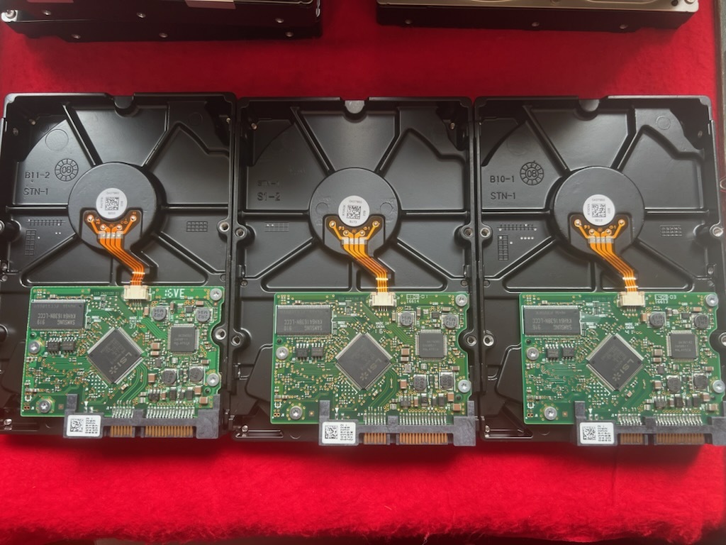 正常動作確認済 ハードディスク HITACHI HCS5C3232SLA380 320GB(レコーダー BD-HDS32から外し)3台セット_画像2