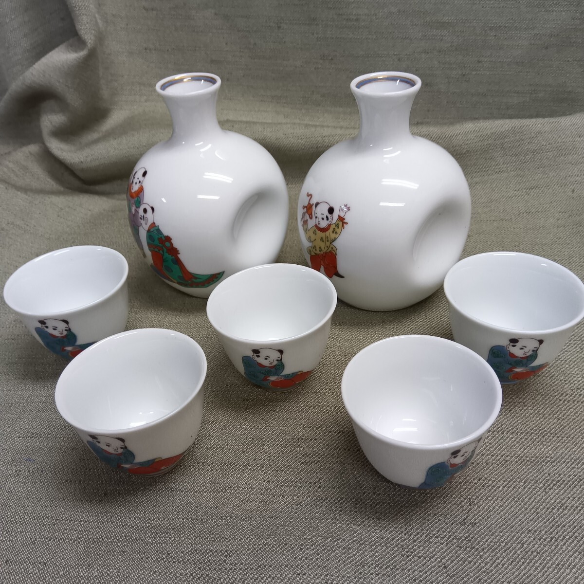 金の鈴　香蘭社　酒器揃　色絵唐子独楽遊びの図　徳利2本　猪口5客　 酒器セット　美品_画像7