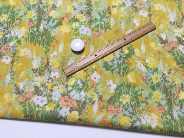 【即決】UO-80 布時間◆ 綿ローン「KOKKA」105㎝ × 75㎝ フラワープリント 60ローン イエロー系_画像2