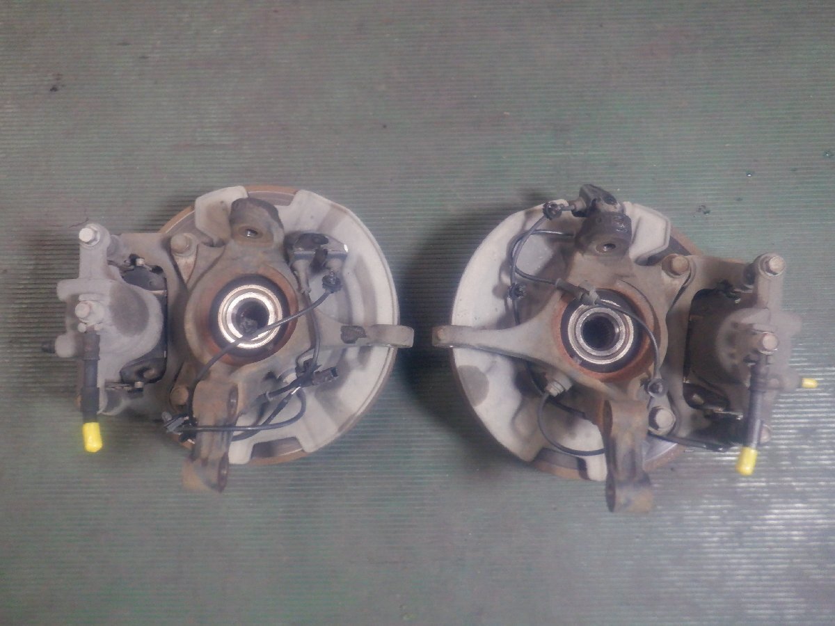 《個人宅発送不可》◇◇　スズキ　スイフト　ZC32S　フロントナックル　左右　キャリパーローター　ABSセンサー付　5H　M16A　18インチ　2W