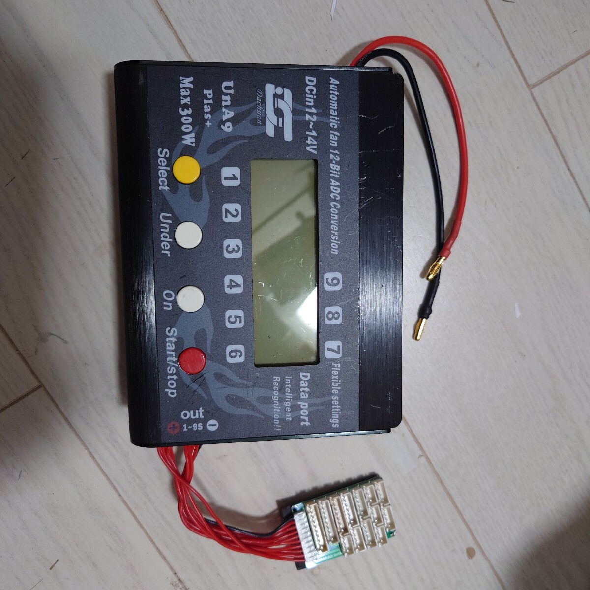 リポバッテリー　バランス充電器　una9+？_画像1