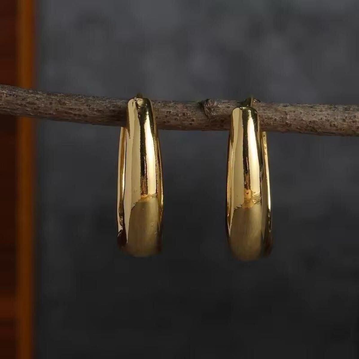 シンプルが良い…♪イエローゴールド*U字型フープピアス_画像8