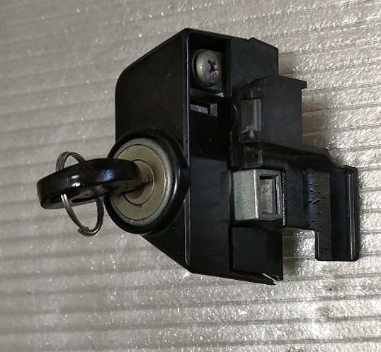 ブリヂストン【キーアッセンブリ　2014年】アンジェリーノ　中古　BRIDGESTONE アシスト自転車部品　動作確認済　カギ　鍵　Angelino_画像6