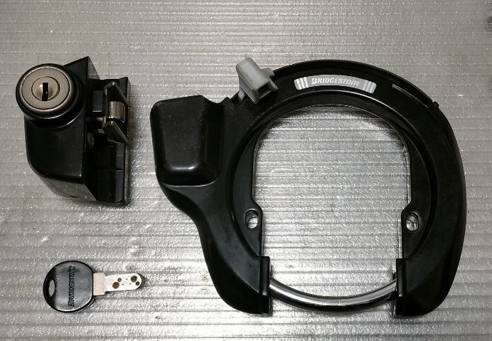 ブリヂストン【キーアッセンブリ 2018年】アシスタベーシックミニ 中古 BRIDGESTONE アシスト自転車部品 動作確認済み カギ 鍵 アシスタ_画像1