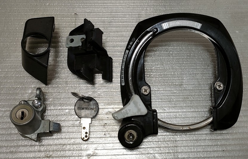 ブリヂストン【キーアッセンブリ　2014年】アンジェリーノ　中古　BRIDGESTONE アシスト自転車部品　動作確認済　カギ　鍵　Angelino_画像1