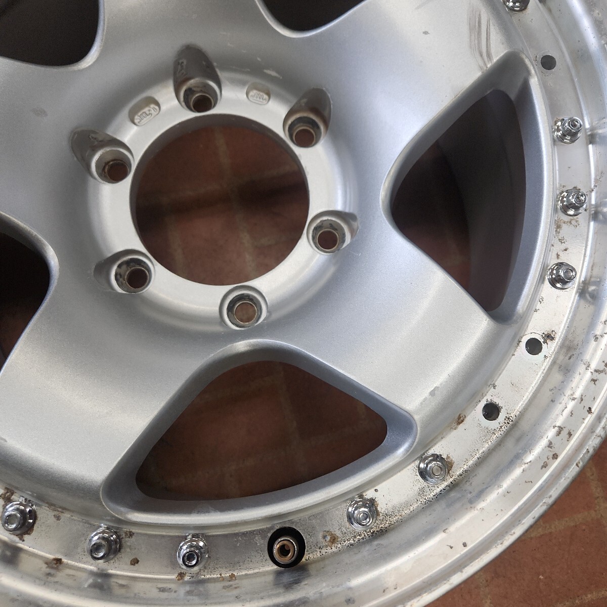 社外アルミ　16インチ　8J+0　 6H-139.7　中古_画像6