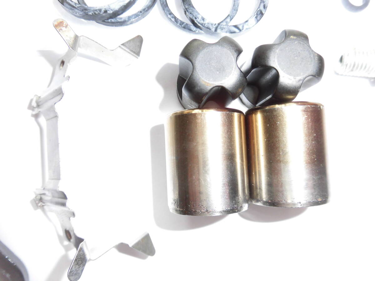 ゼファー400(C型)リアブレーキキャリパー(2pot)、ZXR250・バリオスにも_画像8