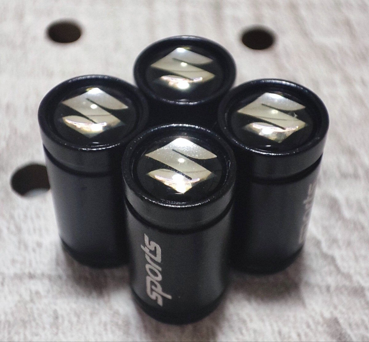 スズキ Sports エアーバルブキャップ ロング 4P【ブラック】ジムニー エブリイ ワゴンR アルト スペーシア ハスラー スイフト クロスビー_画像5