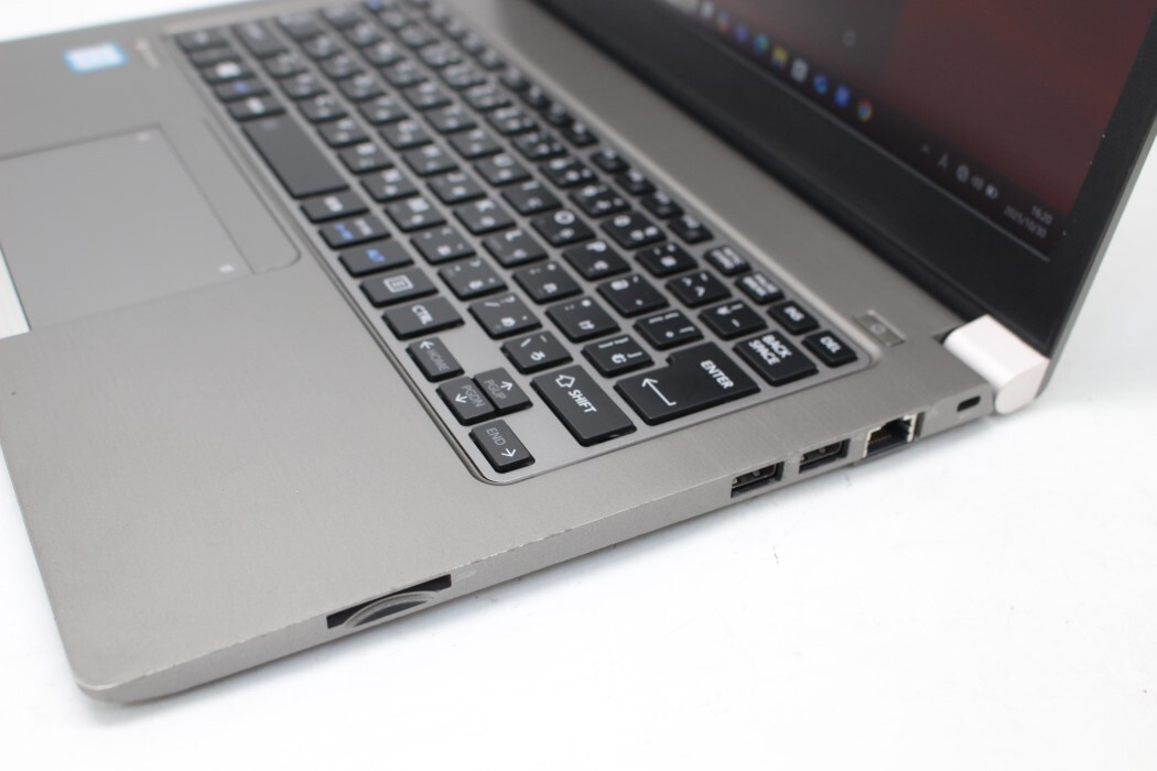 中古良品 フルHD 13.3型 TOSHIBA dynabook R63D Windows11 六世代 i5-6200U 8GB 256GB-SSD カメラ 無線 Office付き 中古パソコン 管:1607m_画像2