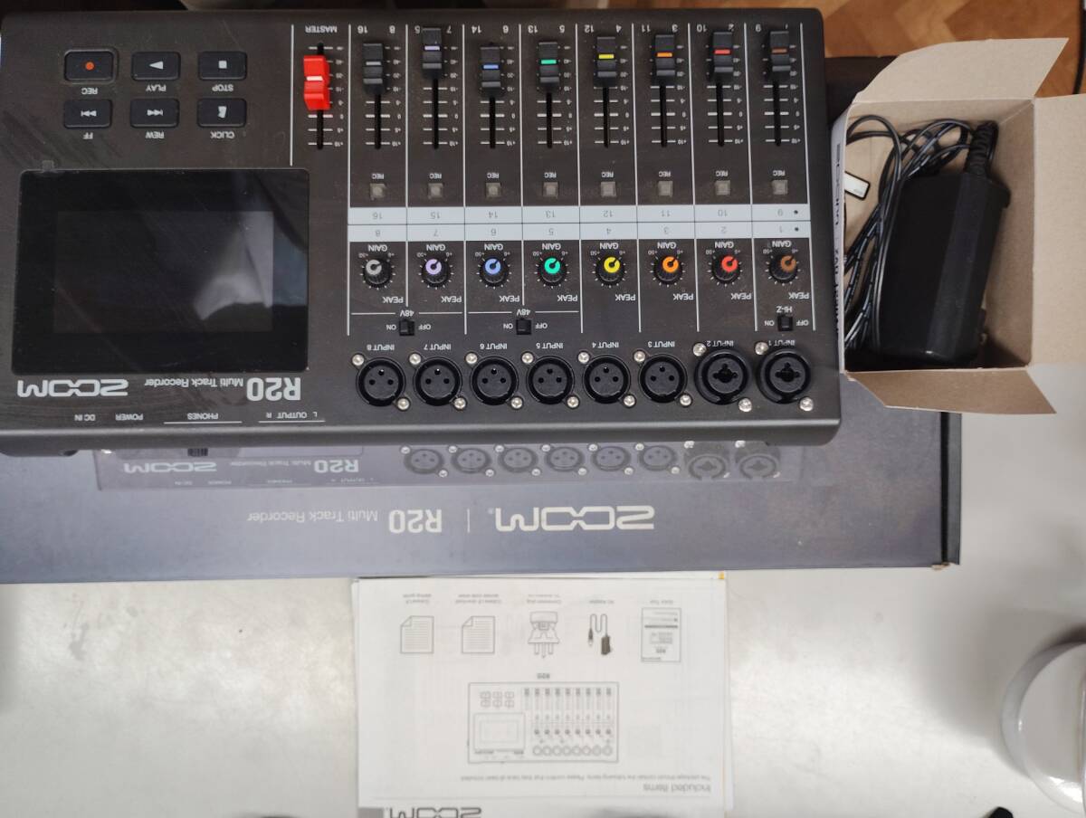 ZOOM R20 マルチトラックレコーダー　MTRになります。_画像1