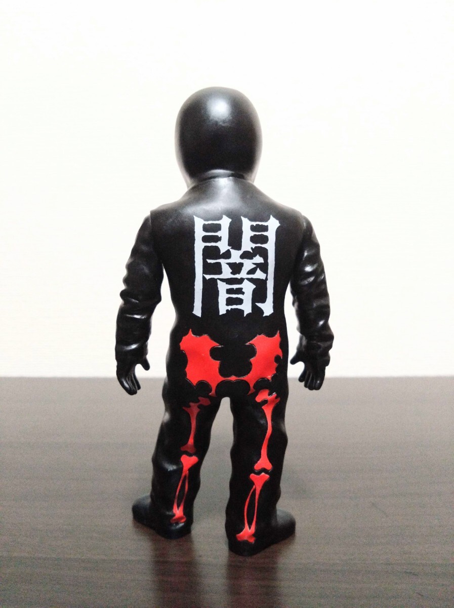 BALZACバルザック 赤色 ソフビ フィギュア 3点  検）バウンティハンター フィギュア ソフビ メディコムトイ カウズ kaws 裏原の画像3