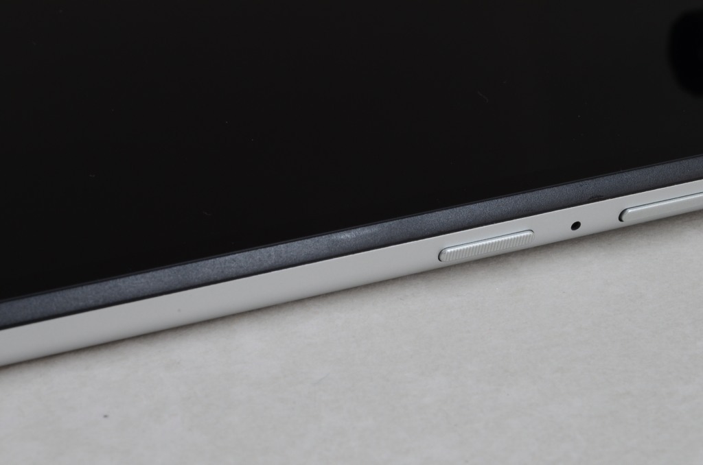 [中古]NEC LAVIE T8 T0875/CAS PC-T0875CAS プラチナグレー[N]_画像9