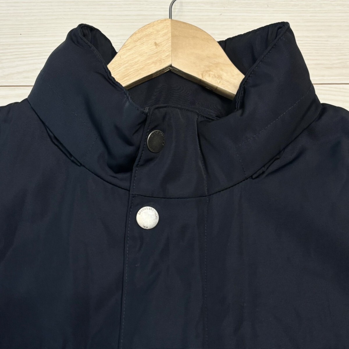 極美品/XLサイズ相当●ブルックスブラザーズ BROOKS BROTHERS ジャケット ブルゾン アウター 中綿 ネイビー ロゴ刻印 フード内蔵_画像3