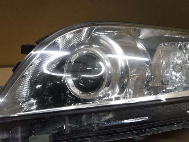 【岩手 盛岡発】中古 純正 ヴァンガード 後期 DBA-ACA33W 左ヘッドライト HID 点灯OK 欠け有 42-44 要補修 ジャンクの画像5