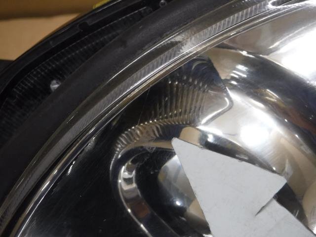 【岩手 盛岡発】中古 純正 ヴァンガード 後期 DBA-ACA33W 左ヘッドライト HID 点灯OK 欠け有 42-44 要補修 ジャンクの画像7