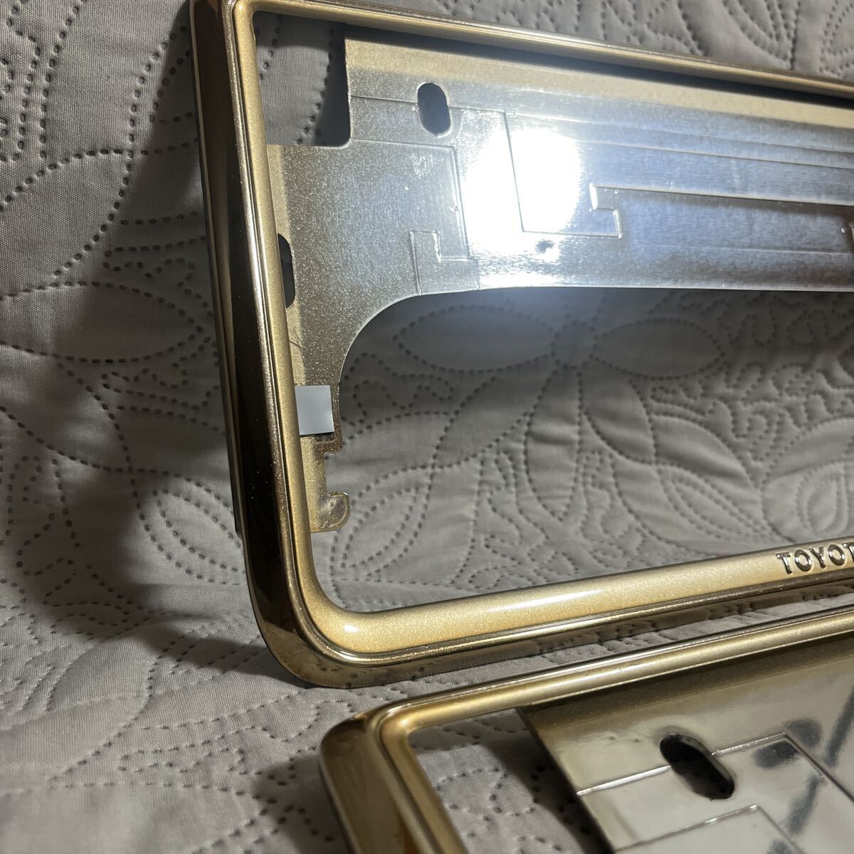 プレステージゴールド ナンバーフレーム Candyゴールド カスタムペイント 2枚セット_画像2