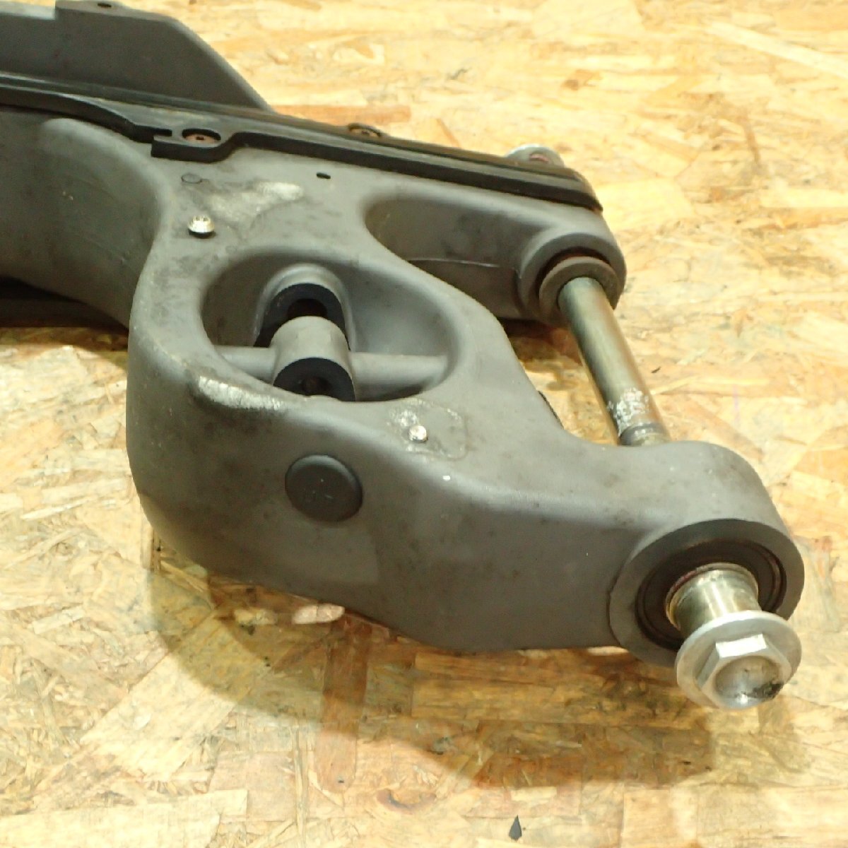 【送料Lサイズ】Ducati ZDMA100AB4B010*** ムルティストラーダ1000S スイングアーム リアスプロケットハブ 検.( 1000SDS 202510 22 土4_画像5