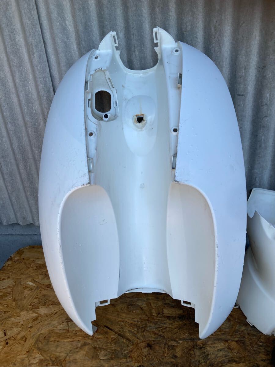 60067■ ホンダ クレアスクーピー AF55 (131番台〜) 外装 インナーレッグ フロント カウル サイド カバー モール フェンダー セット 下_画像2