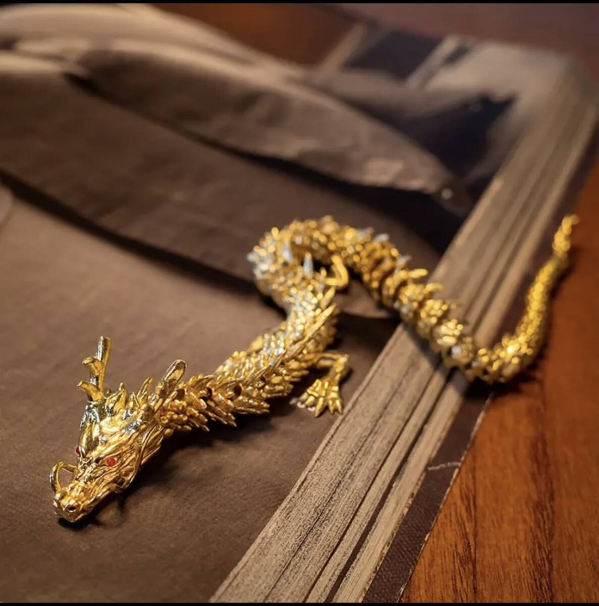 黄金色 【金龍 15cm】 可動式 銅器 銅製品 開運風水 招財 工芸品 装飾品 金属工芸 縁起物 商売繁昌 ドラゴン 辰 竜 置物 インテリア小物_画像1