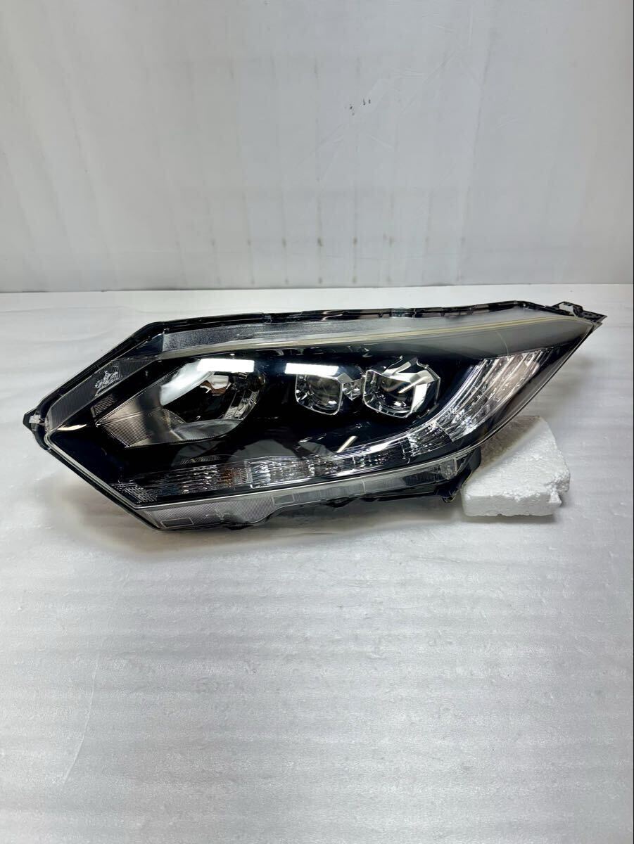 S-4972 ヴェゼル ハイブリッド 左 ヘッドライト LED RU3 前期 中期 KOITO 100-62164 打刻:11 HONDA 純正 10.13@佐_画像1