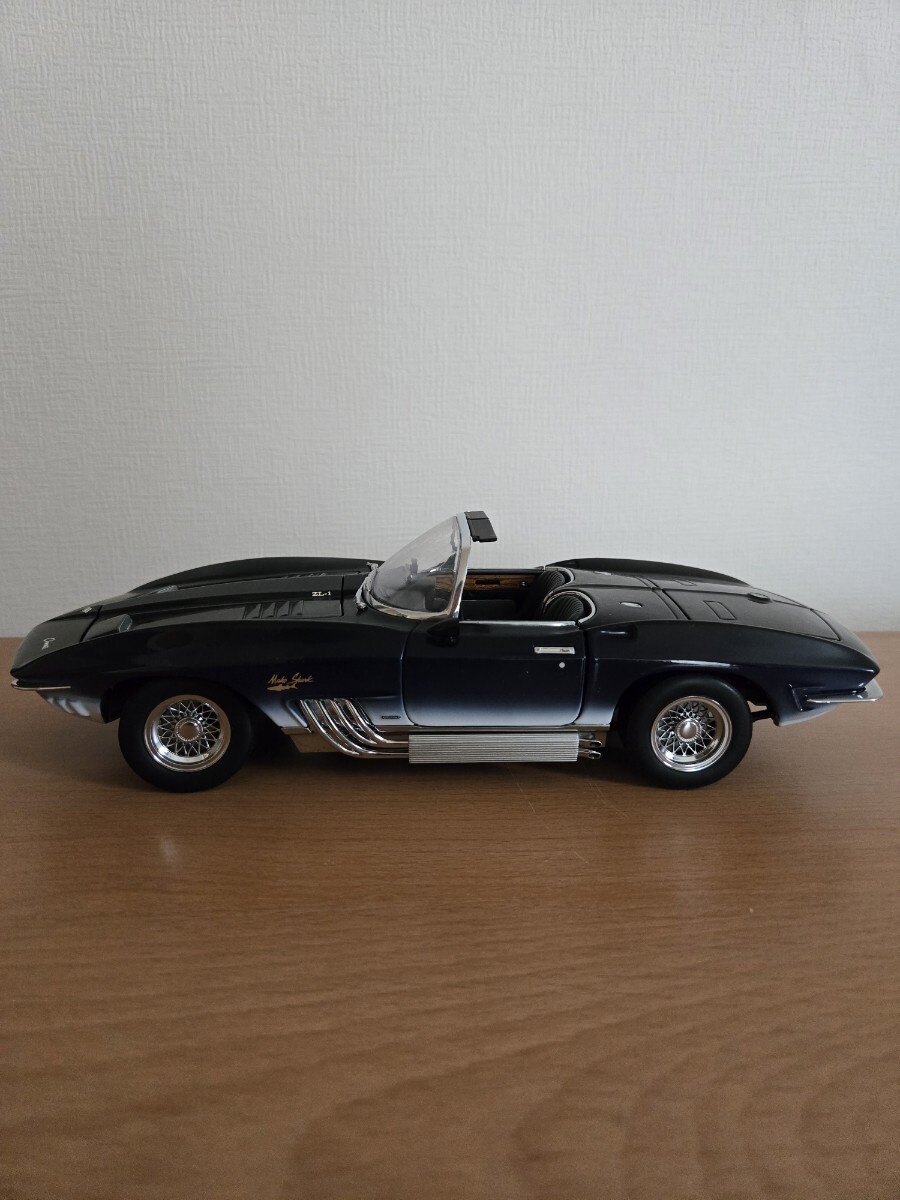 Chevrolet　Mako Shark 1/18　UT ltd製　ミニカー_画像7
