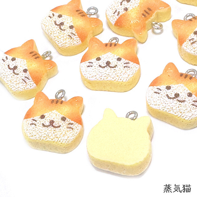 c8868 猫パンケーキ チャーム 6個【ミニチュアフード デコスイーツ ピアス 手作り材料ハンドメイド アクセサリー素材】蒸気猫パーツ_画像4