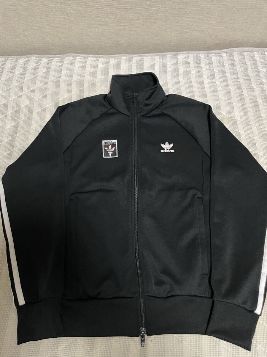 ④ 美品 adidas アディダス トラックジャケット ジャージ ランニング スニーカー ジャケット プリント アディダスオリジナルス M L 長袖_画像2