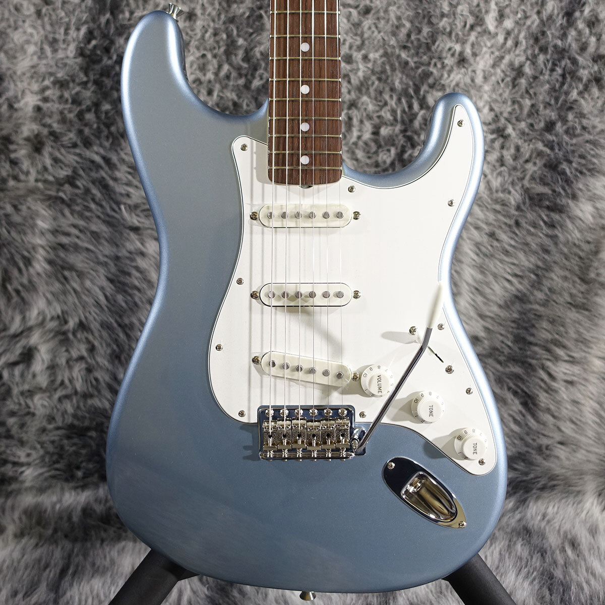 Fender FSR Collection Traditional Late 60s Stratocaster Ice Blue Metallic_画像1