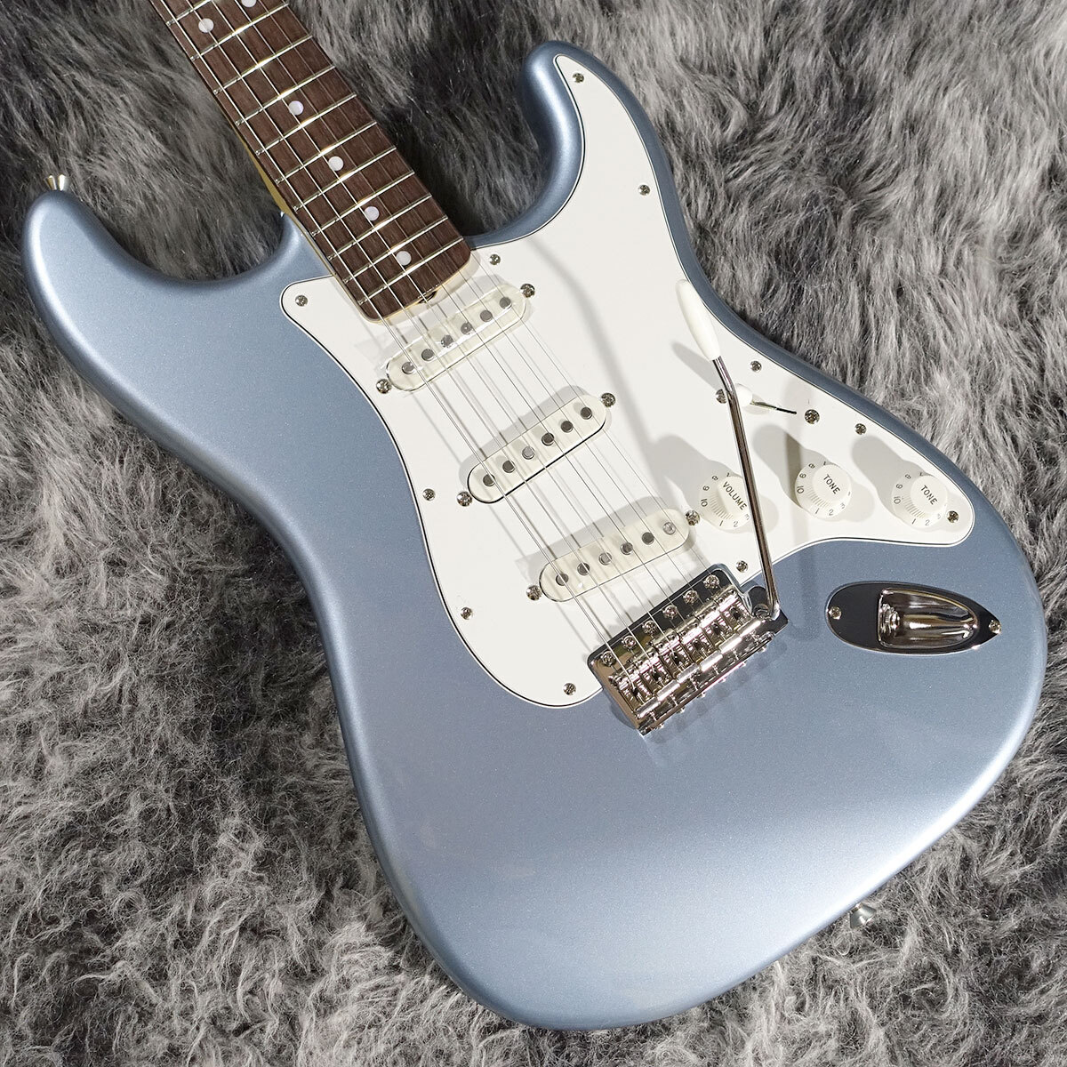 Fender FSR Collection Traditional Late 60s Stratocaster Ice Blue Metallic_画像3