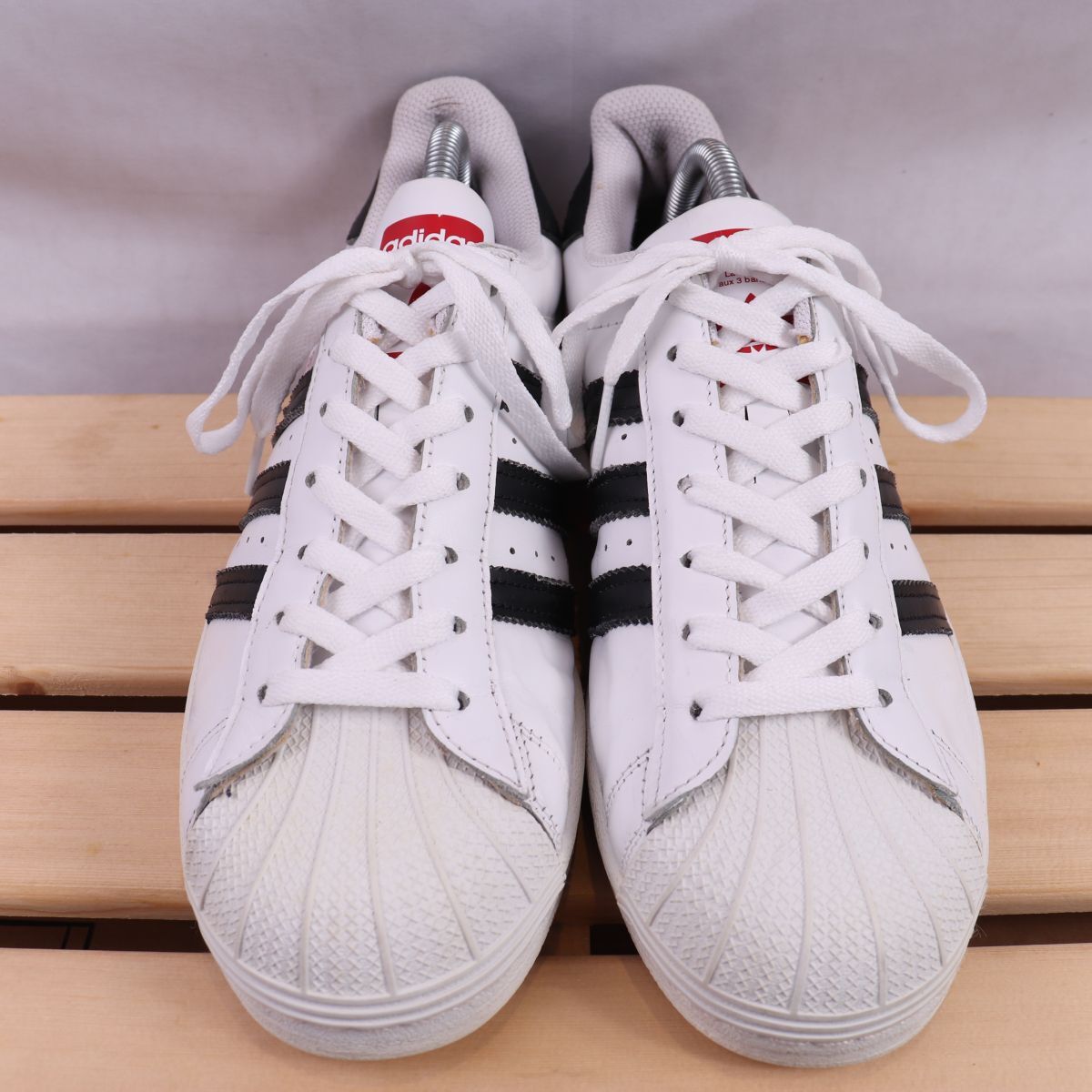 z2464 アディダス スーパースター US8 1/2 26.5cm/白 ホワイト 黒 ブラック 赤 レッド ハート adidas SUPERSTAR メンズ スニーカー 中古_画像2