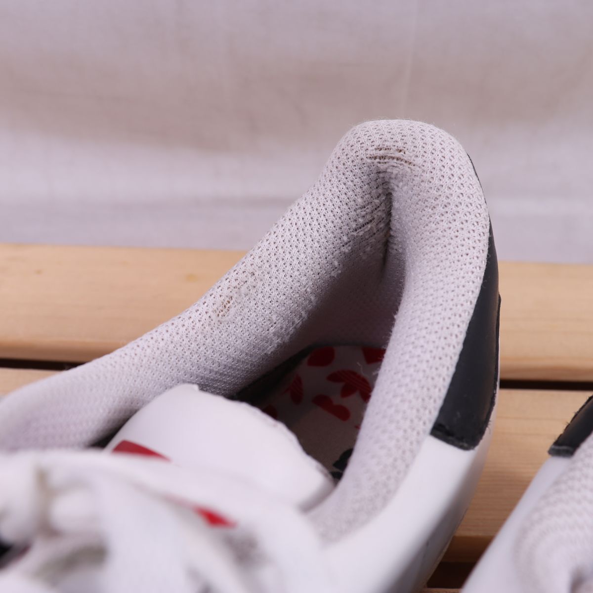 z2464 アディダス スーパースター US8 1/2 26.5cm/白 ホワイト 黒 ブラック 赤 レッド ハート adidas SUPERSTAR メンズ スニーカー 中古_画像8