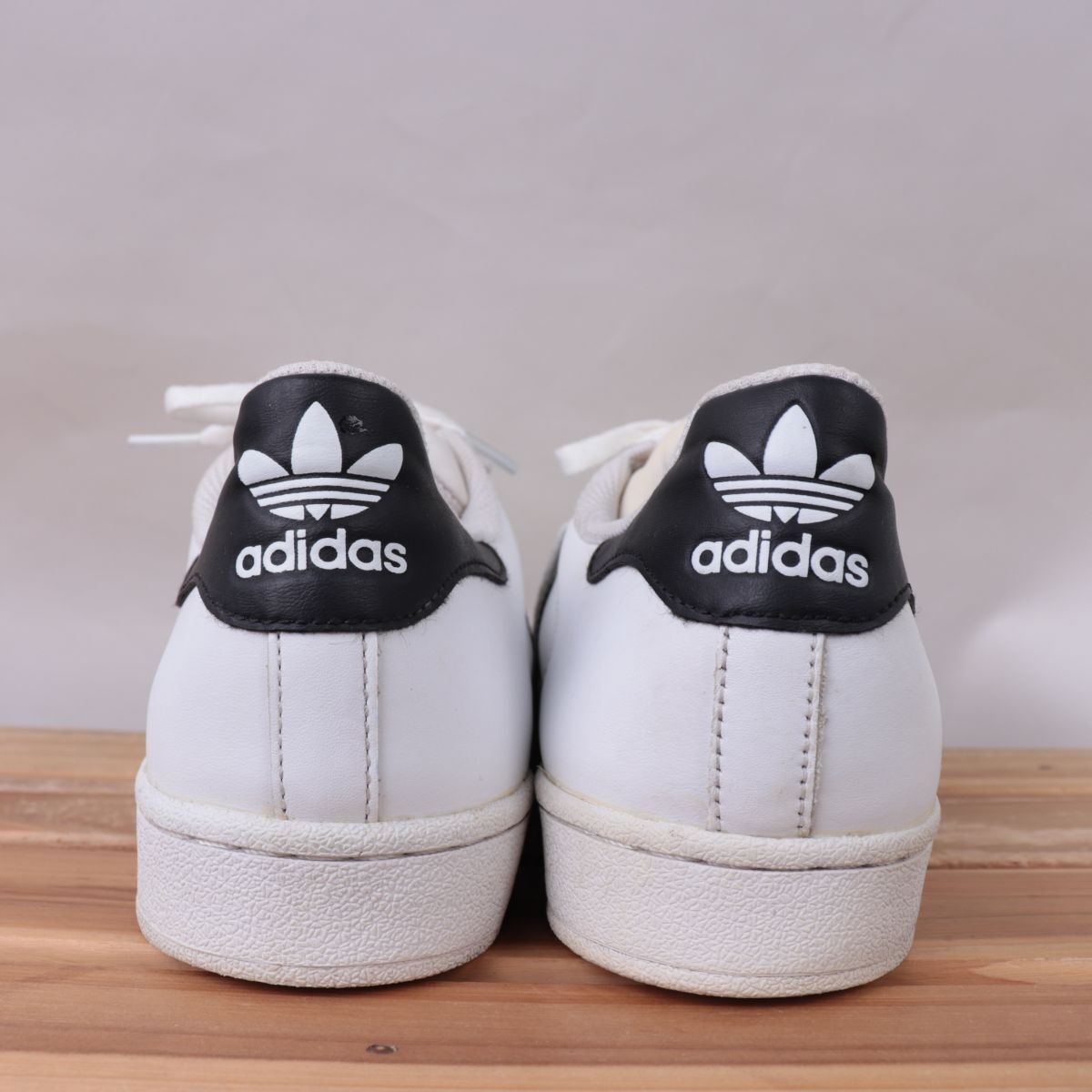 z2673 アディダス スーパースター US9 27.0cm/白 ホワイト 黒 adidas SUPERSTAR メンズ スニーカー 中古_画像4