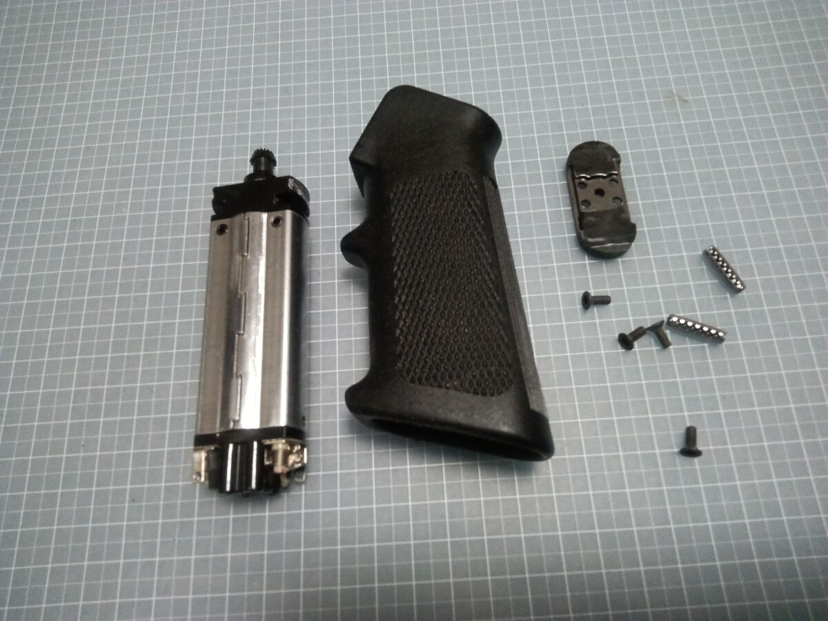 『処分品』システマ SYSTEMA PTW トレポン M4系用 7511型KUMIモーターとグリップ_画像1