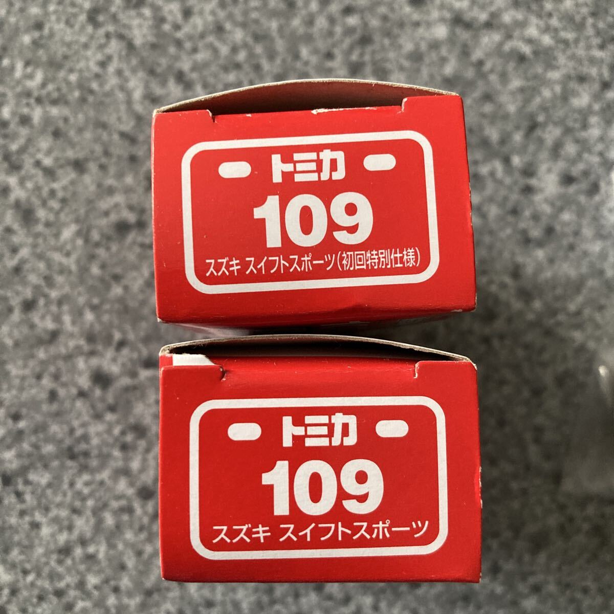 トミカ109 スズキ　スイフトスポーツ(初回特別仕様)通常仕様2台セット_画像6