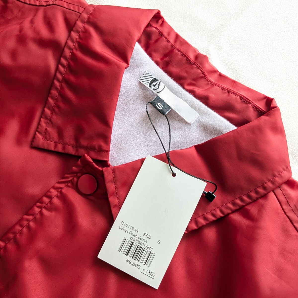 新品 VOLCOM コーチジャケット 未使用 ボルコム ナイロンジャケット S 赤_画像3