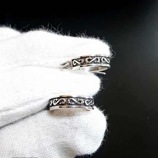 3349A SILVER925★訳あり★メビウス フープピアス シルバー925 アラベスク 遮断機型 トライバル ヴィンテージ ユニセックス 定価2900円_画像2