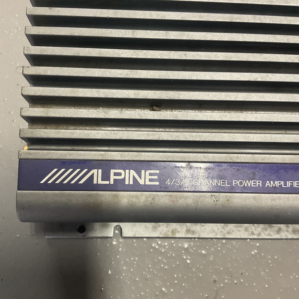 ALPINE アルパイン MRV-F250 4ch 3ch 2ch パワーアンプ カーオーディオアンプ オーディオ スピーカー ウーハーの画像2