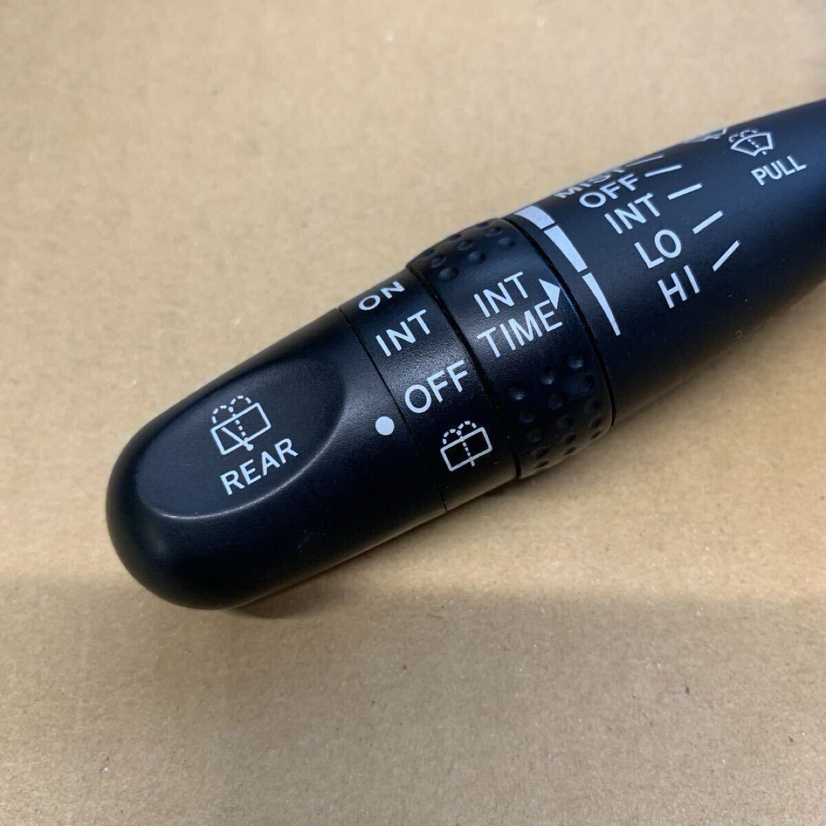 トヨタ純正品 トヨタ 間欠ワイパースイッチ ディマースイッチ ダイハツ スズキ車にも 時間調整式 流用可 美品 完動品_画像2
